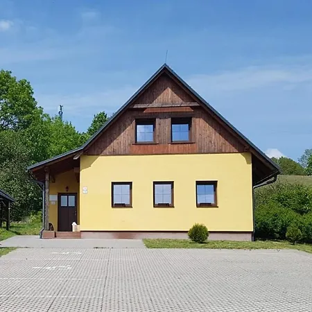 Pensiony A Ubytovani V Kempu Indiana Edrovice Exterior photo